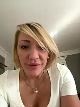 Snapshot of camdanz777 chatting on September 22, 7:49 pm camdanz777 online show from September 22, 7:49 pm