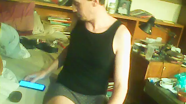 Snapshot of HOTMENVERYHOT chatting on April 17, 5:38 pm HOTMENVERYHOT online show from April 17, 5:38 pm