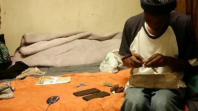 Snapshot of RGTM75 chatting on March 6, 10:50 pm RGTM75 online show from March 6, 10:50 pm