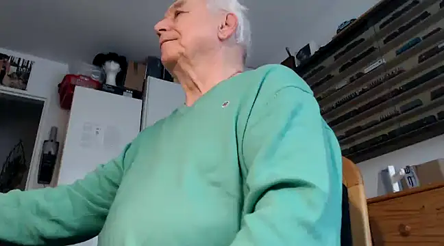 Snapshot of utilisasinus chatting on January 21, 12:29 pm utilisasinus online show from January 21, 12:29 pm