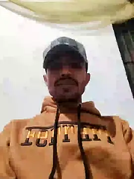 Snapshot of MDROBEL007 chatting on January 3, 1:14 pm MDROBEL007 online show from January 3, 1:14 pm