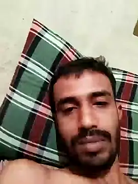 Snapshot of MDROBEL007 chatting on January 23, 3:58 am MDROBEL007 online show from January 23, 3:58 am