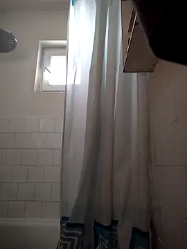 Snapshot of intx800 chatting on January 18, 7:23 am intx800 online show from January 18, 7:23 am