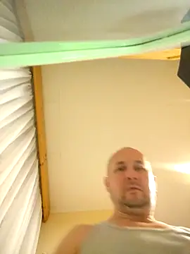 Snapshot of intx800 chatting on February 1, 5:17 am intx800 online show from February 1, 5:17 am