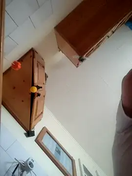 Snapshot of intx800 chatting on February 5, 2:33 pm intx800 online show from February 5, 2:33 pm