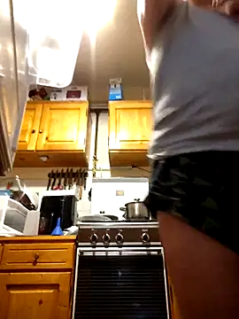 Snapshot of intx800 chatting on February 6, 3:11 am intx800 online show from February 6, 3:11 am