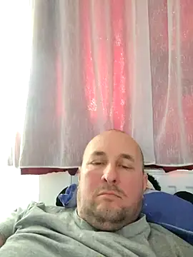 Snapshot of intx800 chatting on February 11, 2:44 pm intx800 online show from February 11, 2:44 pm