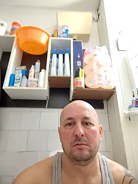 Snapshot of intx800 chatting on February 15, 5:48 am intx800 online show from February 15, 5:48 am