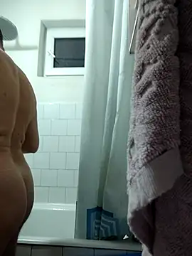 Snapshot of intx800 chatting on February 26, 5:12 pm intx800 online show from February 26, 5:12 pm