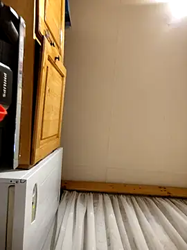 Snapshot of intx800 chatting on February 27, 6:41 pm intx800 online show from February 27, 6:41 pm