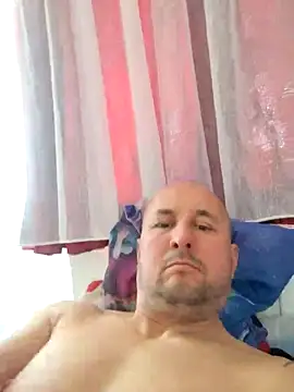 Snapshot of intx800 chatting on May 5, 12:46 pm intx800 online show from May 5, 12:46 pm