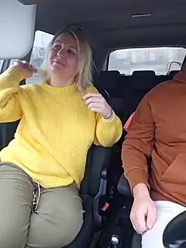 Snapshot of -Schweppes- chatting on December 23, 8:33 am -Schweppes- online show from December 23, 8:33 am