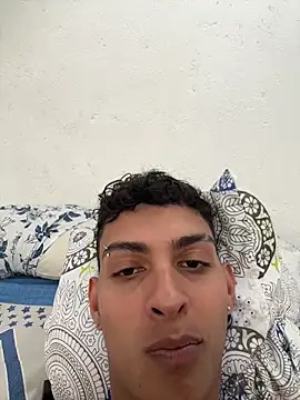 ValenSuarez25 online show from August 8, 5:15 pm