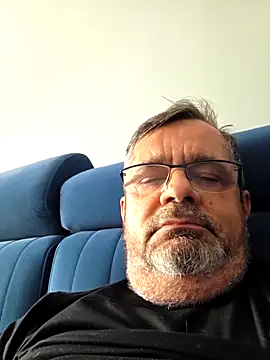 axecoman60 online show from February 22, 11:31 am