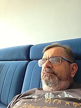 axecoman60 online show from June 12, 9:08 am