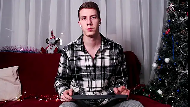 Snapshot of Chris_Brien chatting on January 13, 11:49 pm Chris Brien online show from January 13, 11:49 pm