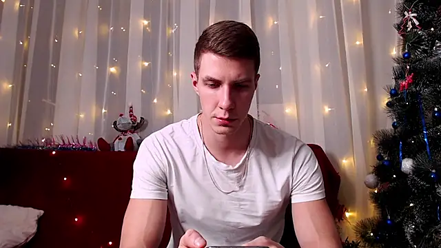 Snapshot of Chris_Brien chatting on January 16, 12:02 am Chris Brien online show from January 16, 12:02 am