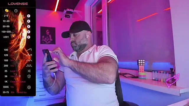 MAGABEAR077 online show from April 6, 8:32 pm