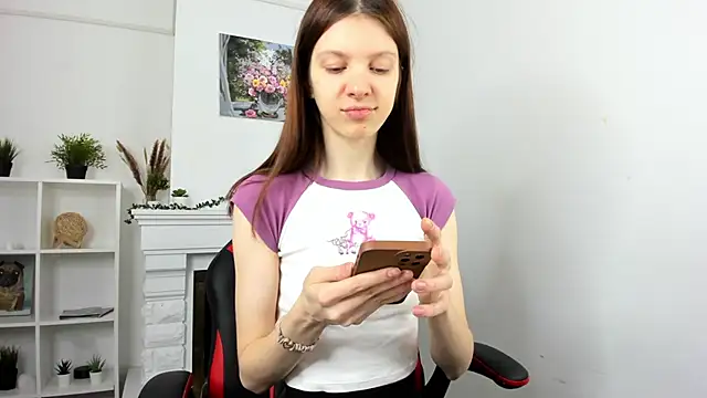 Baby Evalena online show from December 5, 4:53 am