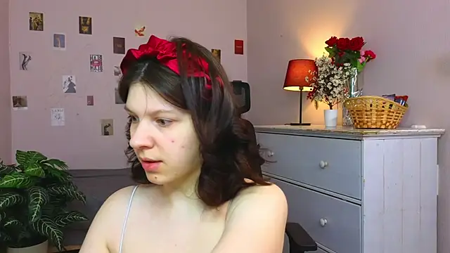 Snapshot of Baby_Evalena chatting on April 30, 5:14 am Baby Evalena online show from April 30, 5:14 am