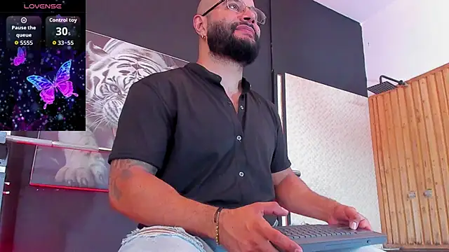 Luke  09 online show from November 2, 11:23 am