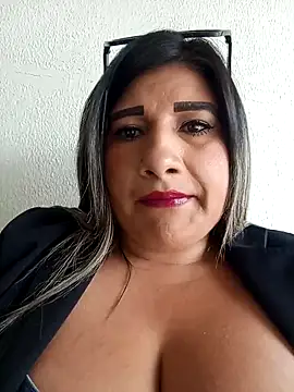 Hannahcandyy online show from April 10, 7:18 pm