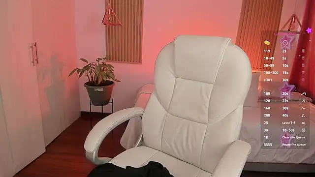 Kendall Bunnyy online show from December 15, 6:56 pm