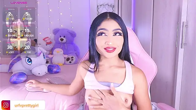 Snapshot of urfavprettygirl chatting on May 16, 2:19 am urfavprettygirl online show from May 16, 2:19 am