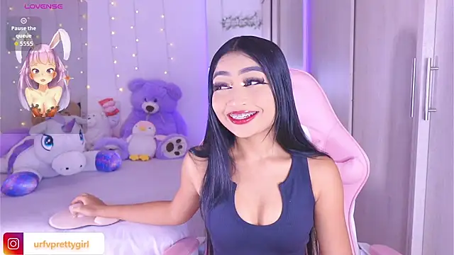 Snapshot of urfavprettygirl chatting on June 5, 9:15 am urfavprettygirl online show from June 5, 9:15 am