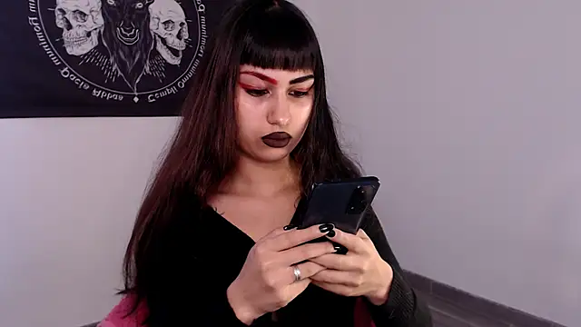 Snapshot of Little-Lucifer chatting on November 11, 8:31 pm Little-Lucifer online show from November 11, 8:31 pm