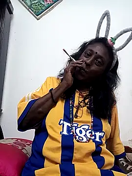 mamakarma1403 online show from November 26, 1:39 am