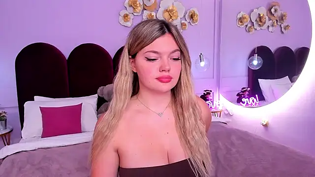 ZaraBloom online show from October 15, 3:56 pm