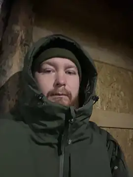 Snapshot of Artur6663 chatting on December 11, 12:02 am Artur6663 online show from December 11, 12:02 am