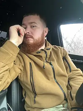 Snapshot of Artur6663 chatting on December 21, 8:28 am Artur6663 online show from December 21, 8:28 am