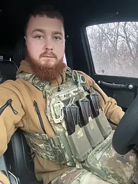 Snapshot of Artur6663 chatting on December 21, 11:33 am Artur6663 online show from December 21, 11:33 am