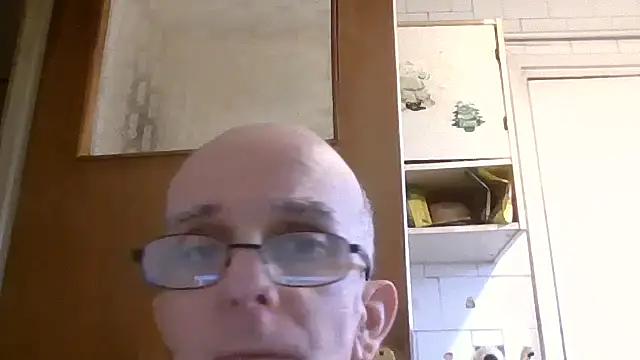 Snapshot of mariusica1@xh chatting on June 25, 5:17 pm mariusica1xh online show from June 25, 5:17 pm