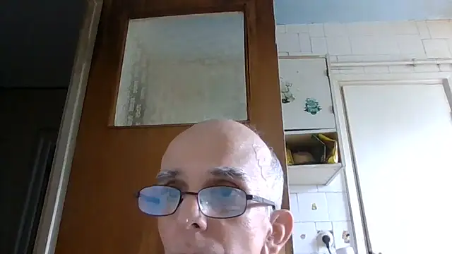Snapshot of mariusica1@xh chatting on July 17, 1:51 pm mariusica1xh online show from July 17, 1:51 pm