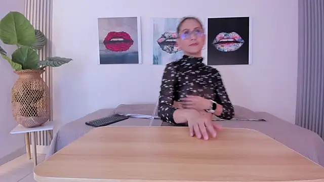 Angela donnato online show from February 18, 3:35 am