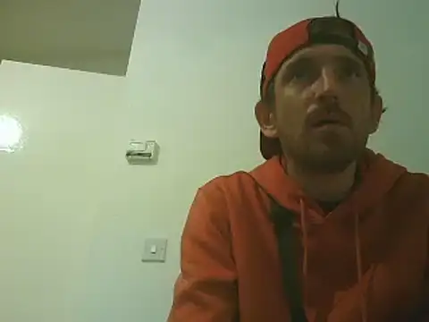 Snapshot of PocoLoco420 chatting on June 6, 1:32 am PocoLoco420 online show from June 6, 1:32 am