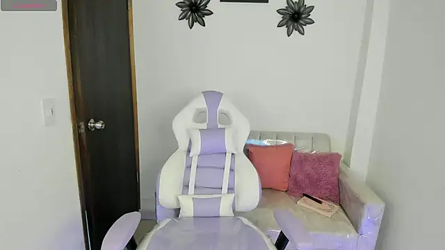 Charlotte cowell sub1  online show from March 20, 11:23 pm