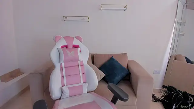 Charlotte cowell sub1  online show from October 23, 3:55 pm