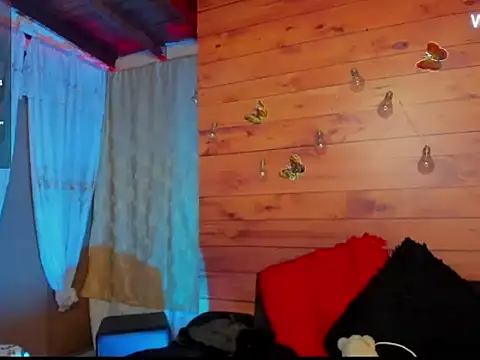 mykaelahoney online show from October 23, 6:13 am