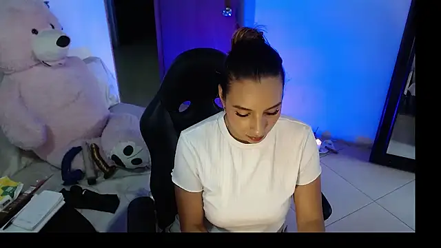 mykaelahoney online show from May 7, 7:08 pm