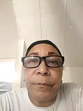 CafeCaliente69 online show from February 25, 5:04 pm