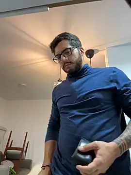 Snapshot of thomas_gun chatting on November 12, 7:09 am thomas gun online show from November 12, 7:09 am