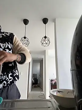 Snapshot of thomas_gun chatting on December 4, 4:05 pm thomas gun online show from December 4, 4:05 pm