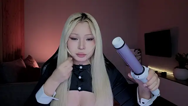 RileyMee online show from March 15, 2:17 am