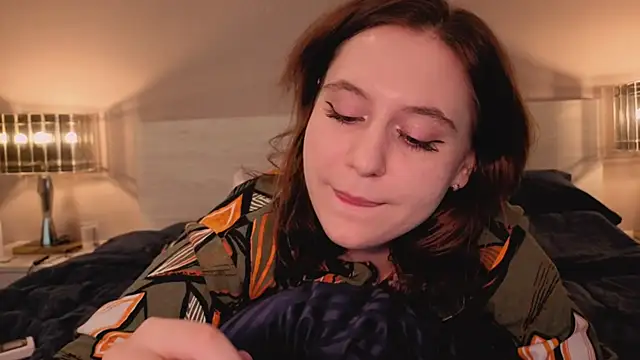 Snapshot of Diana_Flower chatting on November 2, 2:47 am Diana Flower online show from November 2, 2:47 am