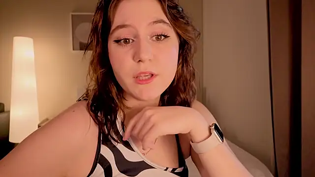 Snapshot of Diana_Flower chatting on November 9, 4:11 am Diana Flower online show from November 9, 4:11 am