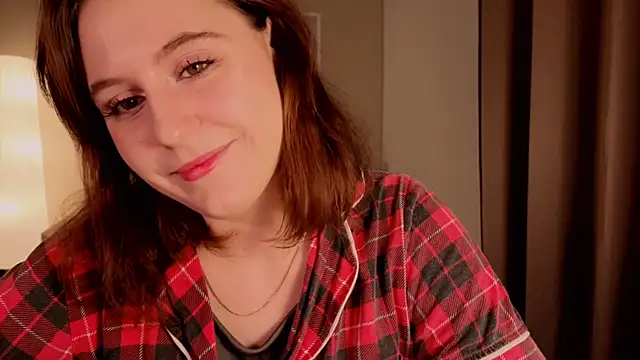 Snapshot of Diana_Flower chatting on November 14, 4:11 am Diana Flower online show from November 14, 4:11 am